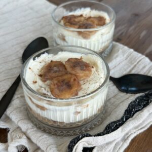 Caramelized Banana Cream Pie Cheesecake Cups